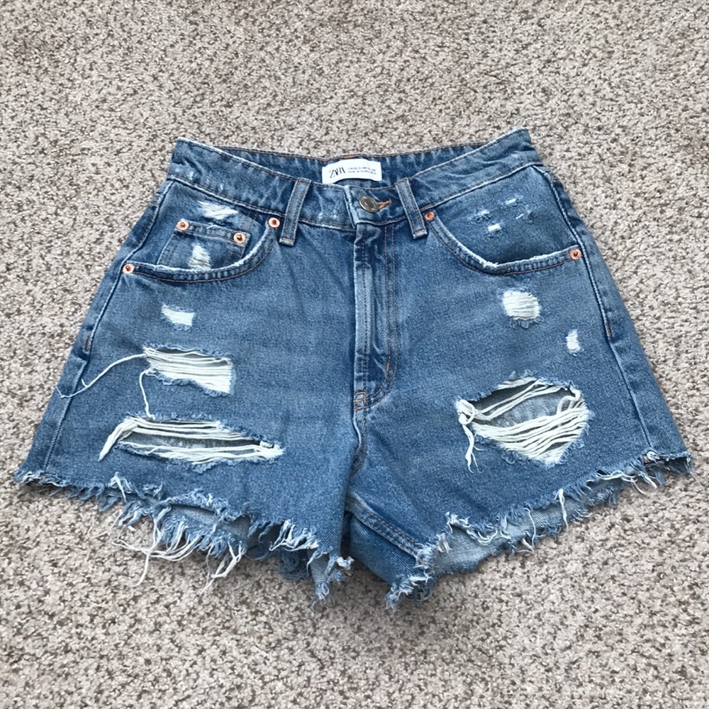 Zara High Waisted Destroyed Denim Shorts Size 00